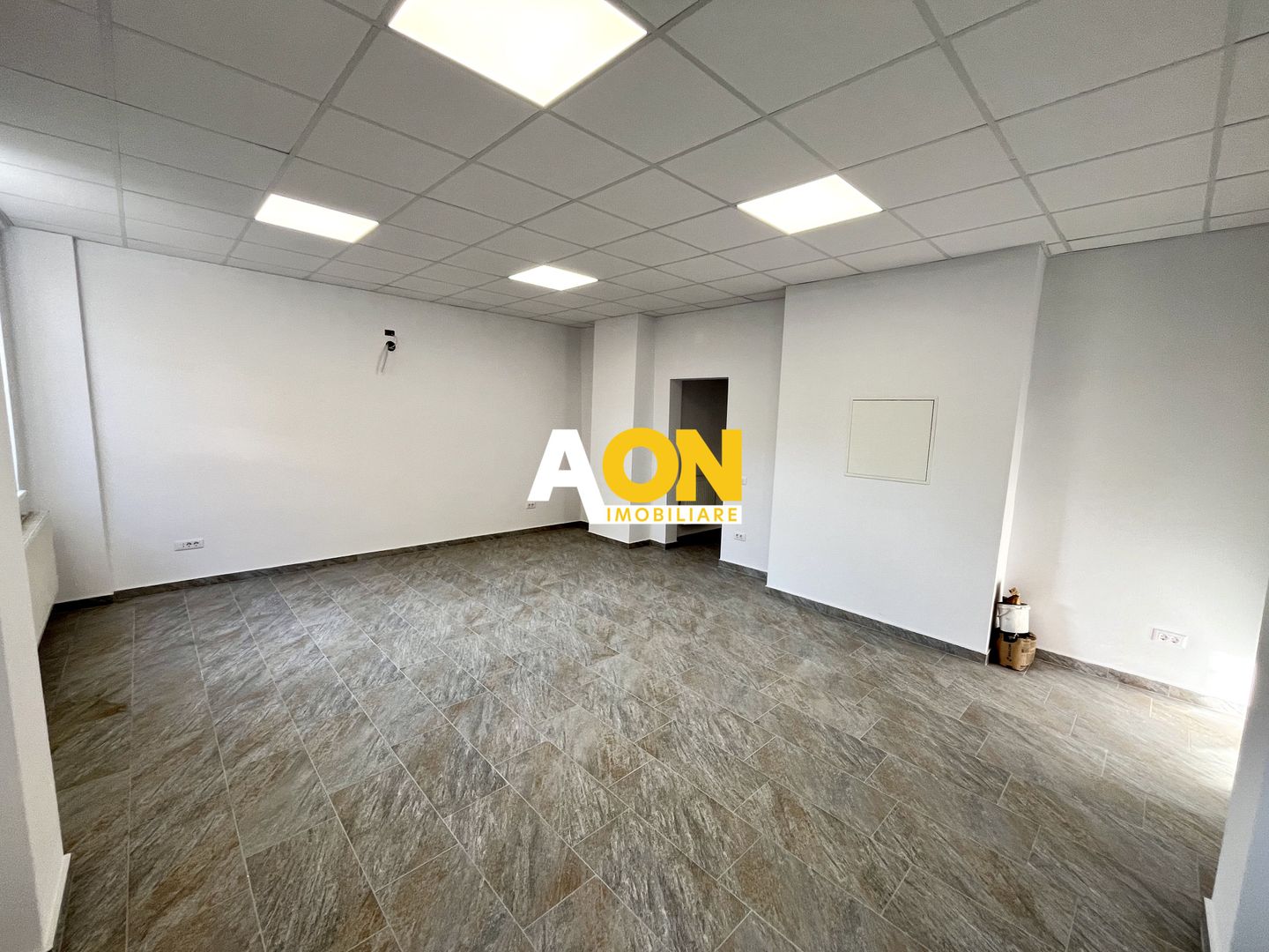 Spațiu Comercial, Trafic Pietonal, Complet Renovat - Poză 11