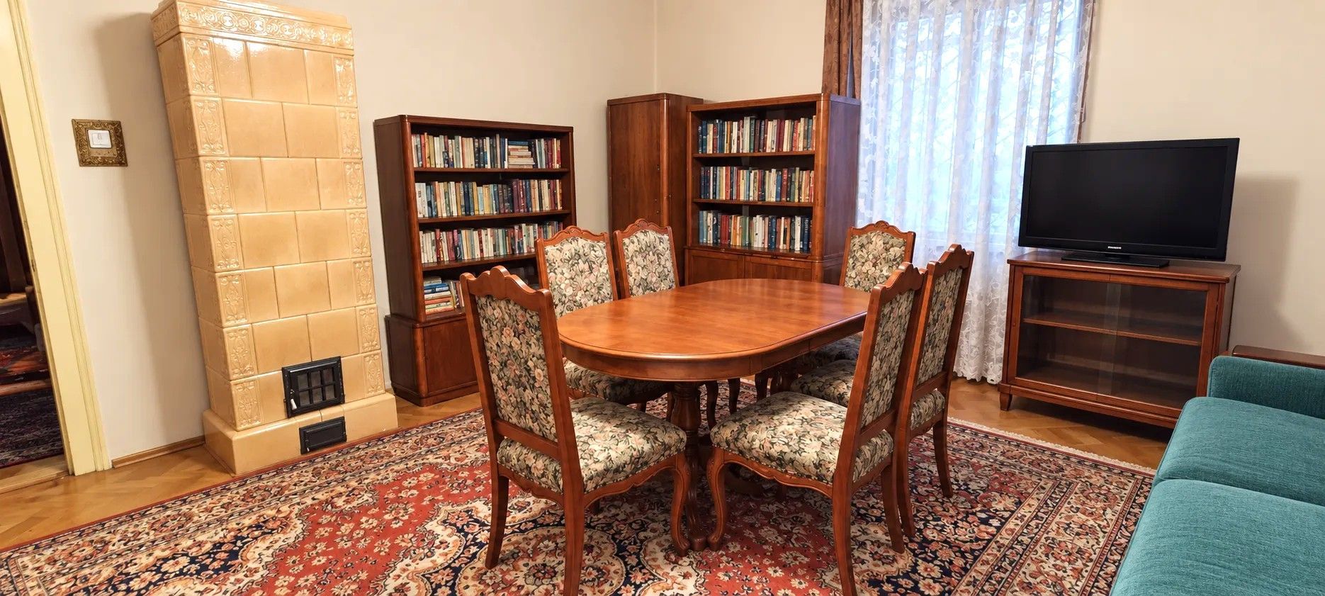 Apartament la casă cu curte proprie în zonă exclusivistă Sub Arini - Poză 4