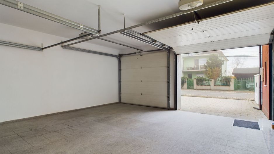 Vilă de lux cu două locuințe, în Dumbrăvița – Locație Excelentă! - Poză 40