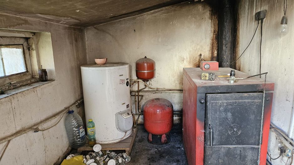 Casă de vânzare în Golești – locație excelentă lângă muzeu - Poză 12