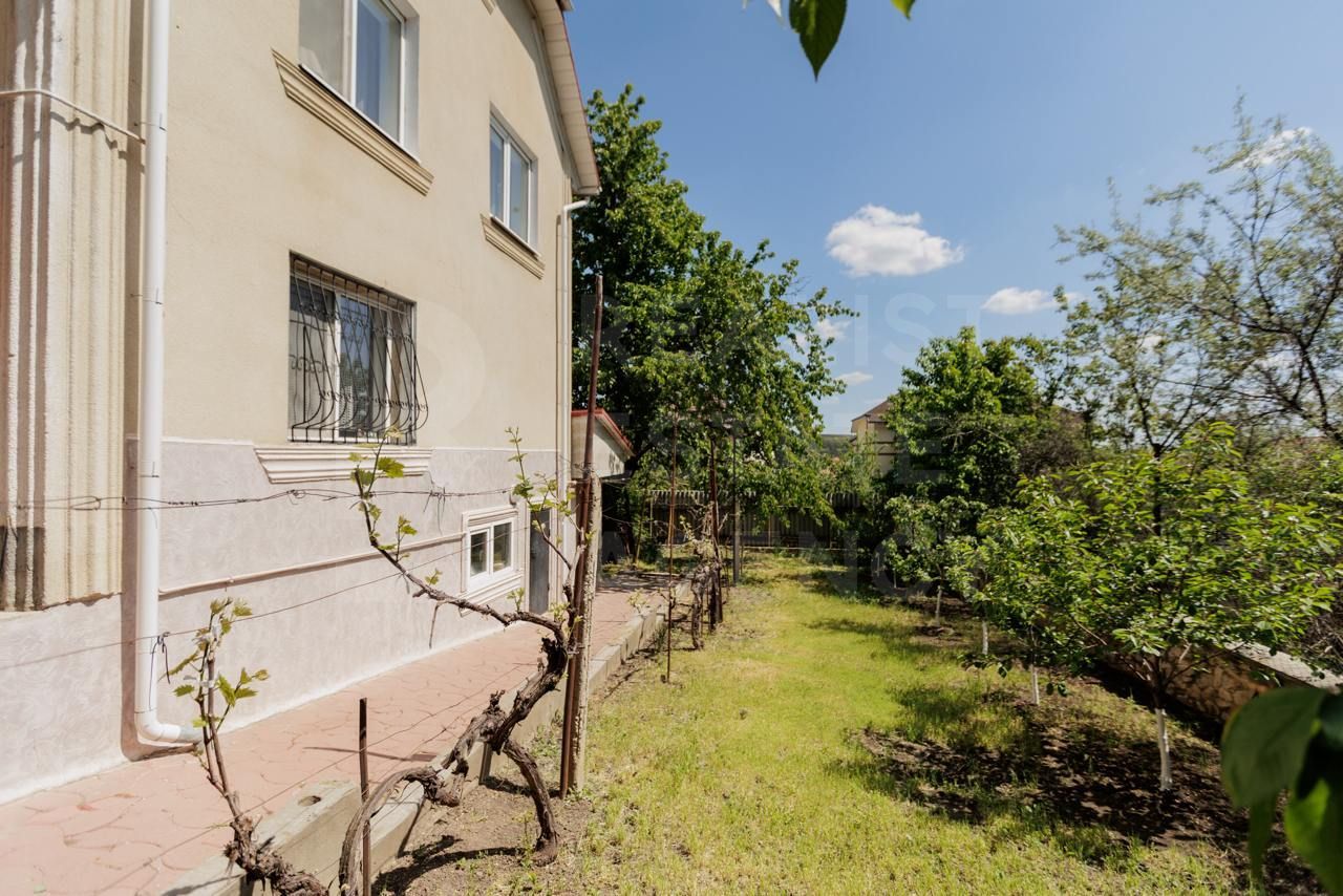 Vânzare, casă, 2 nivele, strada Traian, r-ul Ialoveni. - Poză 2