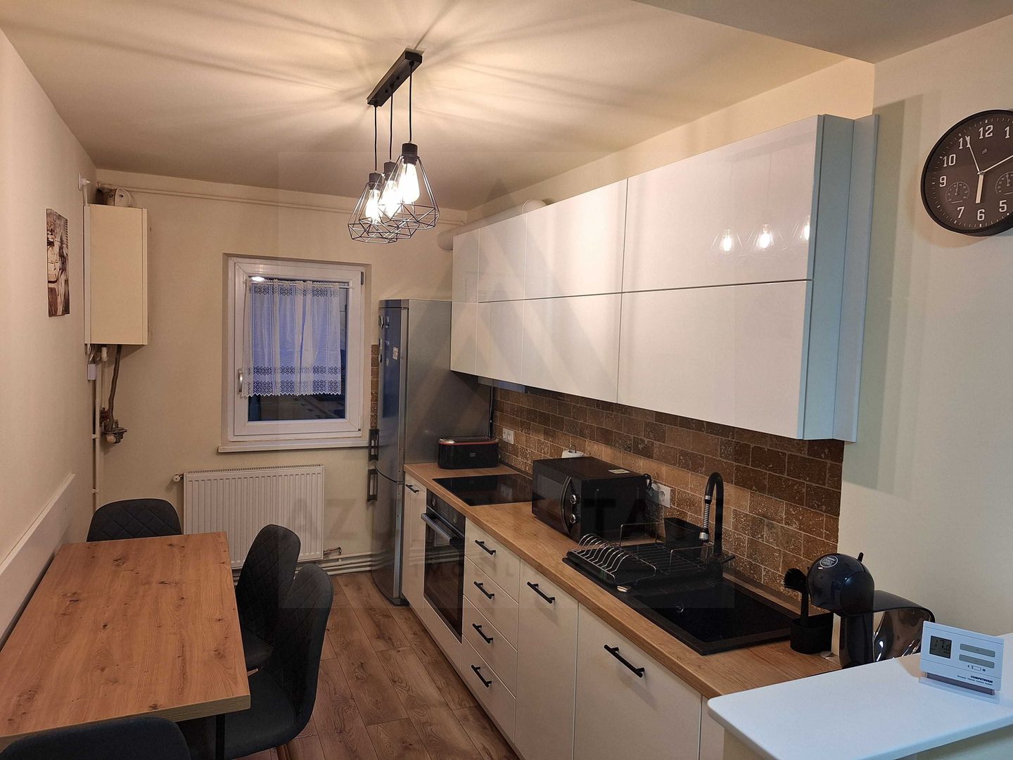 Apartament 3 camere mobilat si utilat modern parter zona Sub Arini - Poză 4