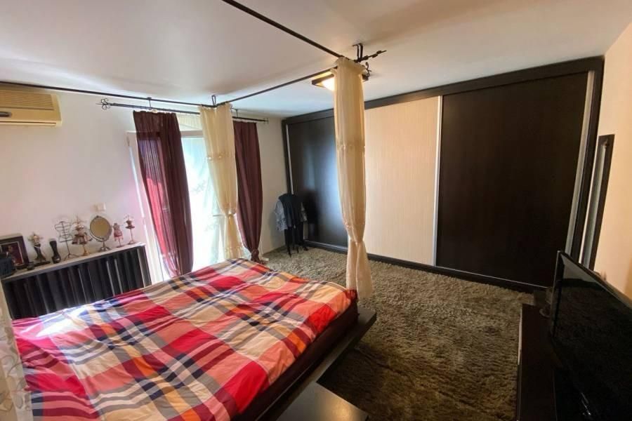🏡 Casa individuala. Mobilata si utilata. Piscina exterioara.✨ - Poză 13