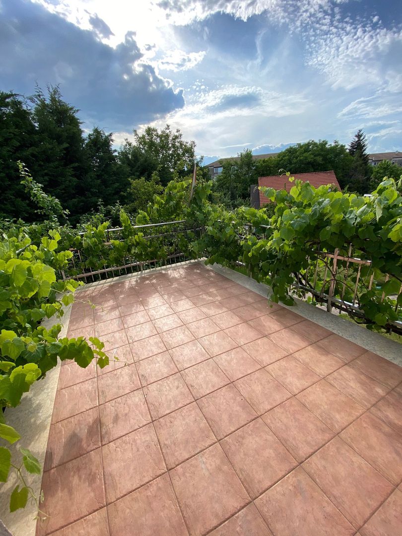 Generoasa si spatioasa - Poză 17