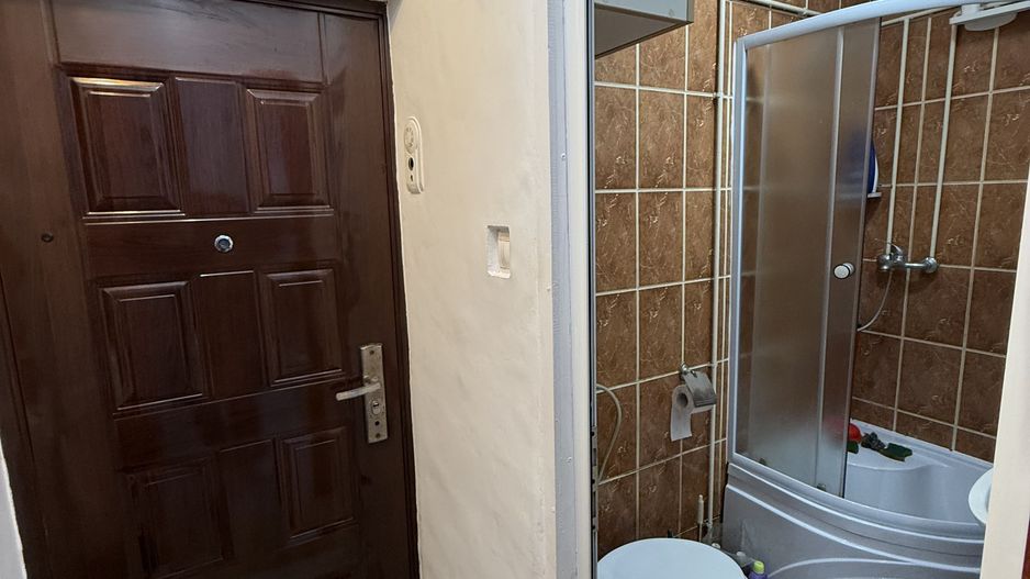 Garsonieră 24 mp - renovată, mobilată și utilată complet - Campina - Poză 11