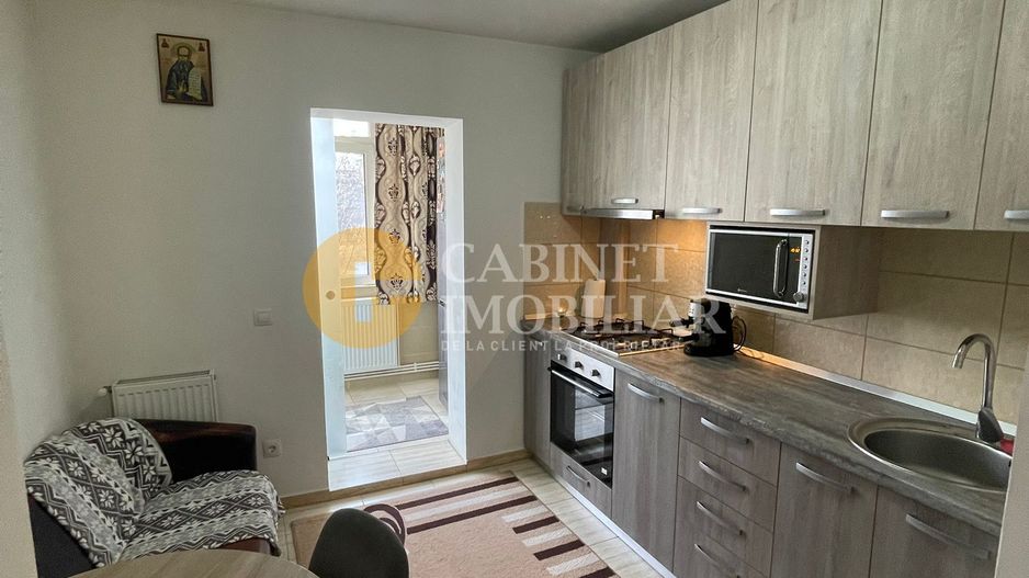 Etaj 1 Nicolina Prima Statie Apartament 2 Camere Decomandat Bloc 1983 - Poză 1