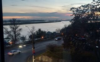 Închiriere apartament 3 camere – vedere superbă spre Dunăre, complet mobilat - Poză 1