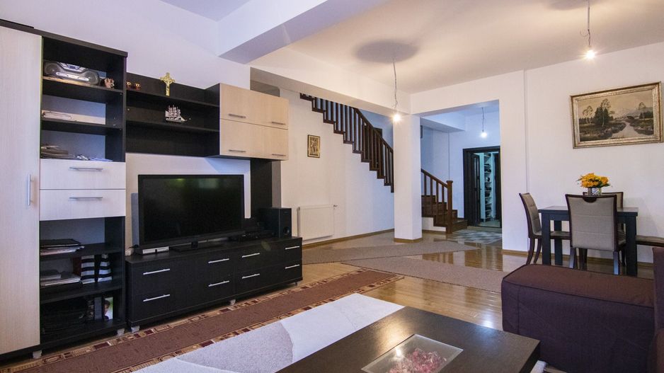 Casă / Vilă, 5 camere, teren 690 Mp., Prelungirea Ghencea - Maracineni - Poză 22