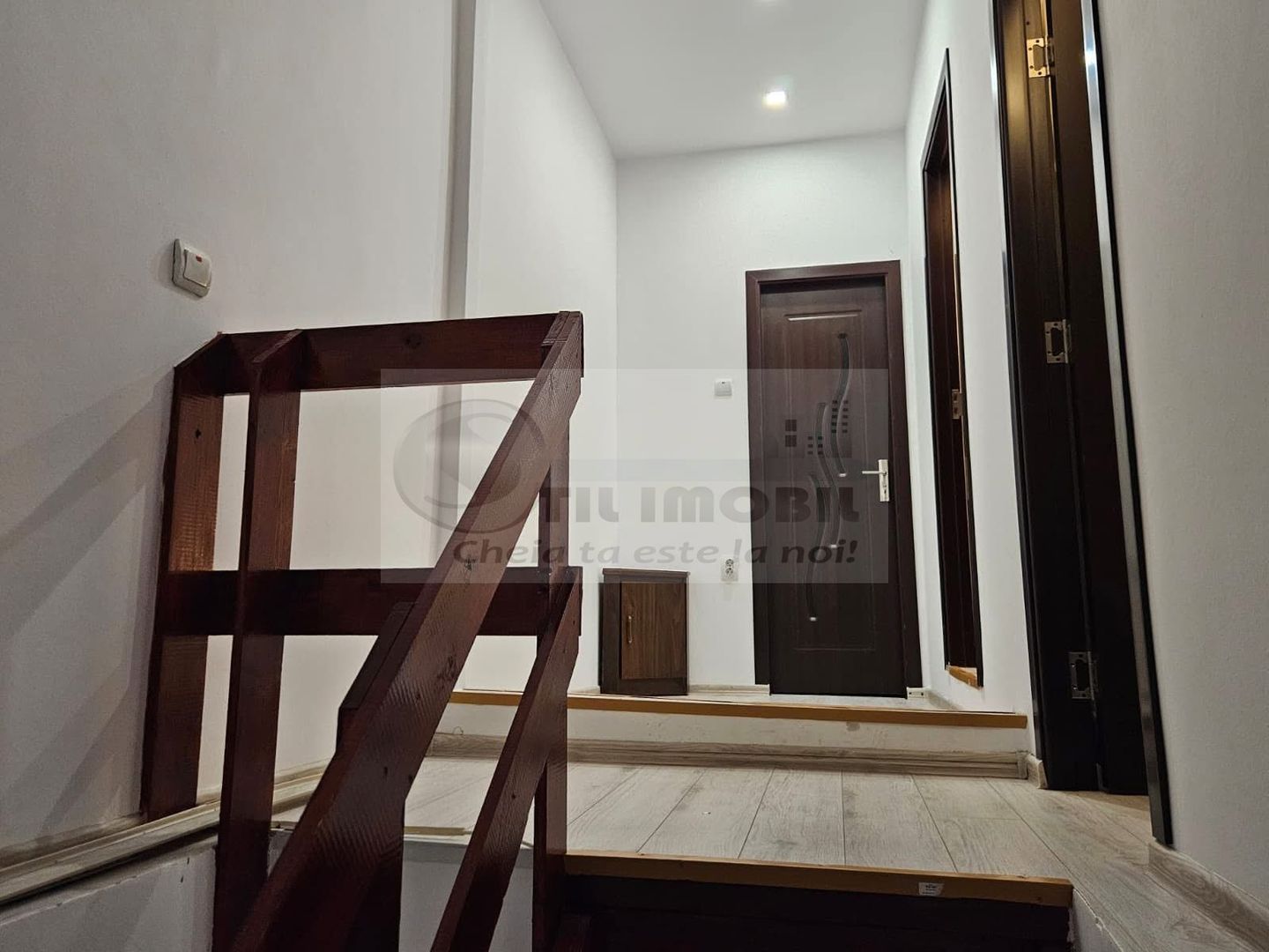 Casa cu 2 camere si living - zona Centrala, Piata Independentei - 700€ - Poză 5