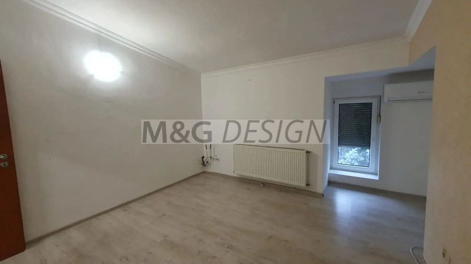 Apartament 5 camere Dumbravita la vila - Poză 1