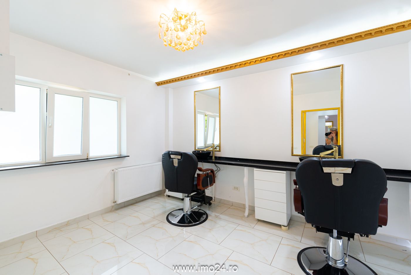 Frizerie-Coafor-Mani-Pedi, 7 posturi complet echipat - Poză 7
