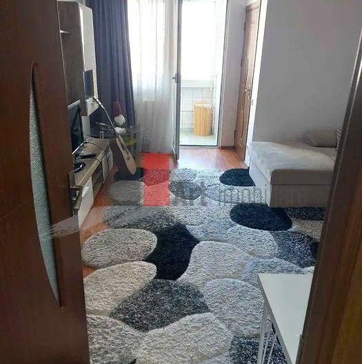 Gars. 31 mp, et 9/10, bloc reabilitat, instalații refăcute, mobilată și utilată - Poză 5