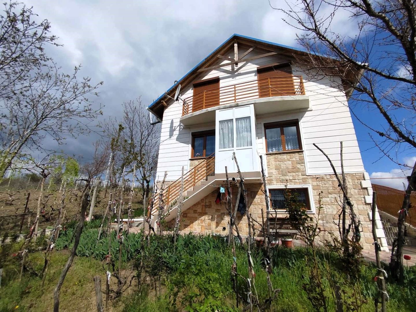 Casă generoasă cu 2 Nivele și confort modern – 10 Ari, Băcioi (sat Frumușica) - Poză 8