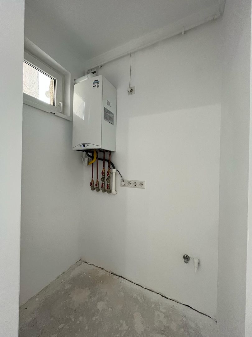 Ag EUROPA vinde ap 4 cam 140mp la etajul 4 în zona CENTRALA . - Poză 7