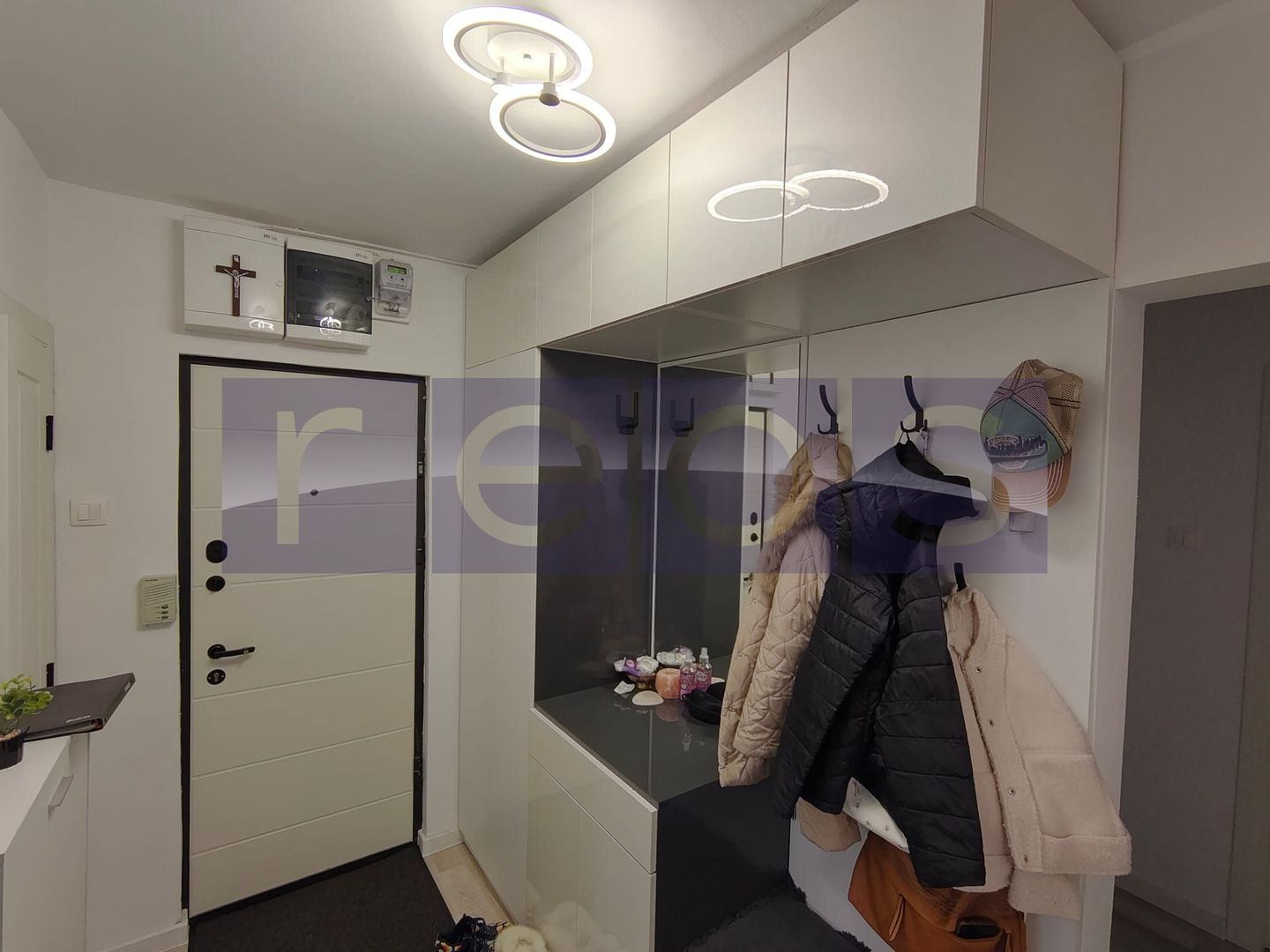 VANZARE 4 CAMERE I DECOMANDAT I METROU I VALEA OLTULUI, DRUMUL TABEREI - Poză 2