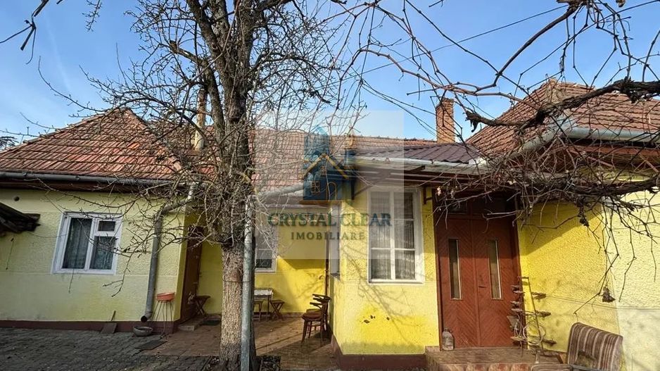 Casă 2 camere + teren de 852 mp - cartierul Unirii, str. Voinicenilor - Poză 1