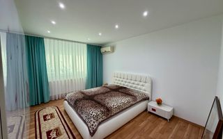 Apartament 3 Camere, Etaj 1, Zona Cetate - Poză 3