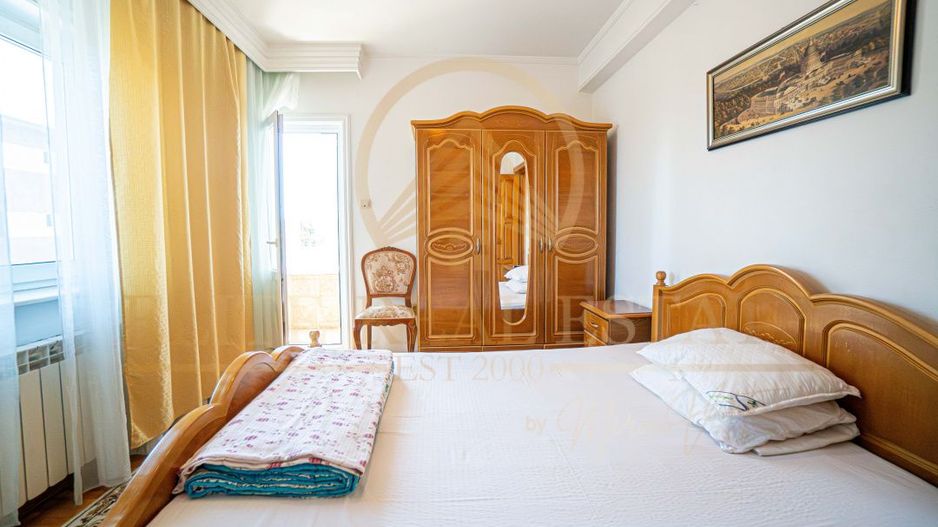 Apartament spațios cu 3 camere, 2 băi și 3 balcoane – zona FAR, bloc 2003 - Poză 6