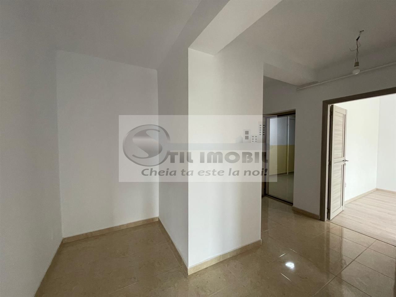 Intabulat2 camere decomandat 63mp Capat C.U.G-Valea Adanca - Poză 5