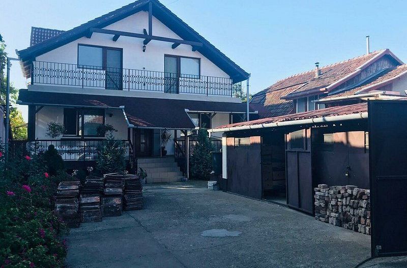 De vanzare casa D+P+M situat in Aradul nou, avand curte proprie - Poză 1