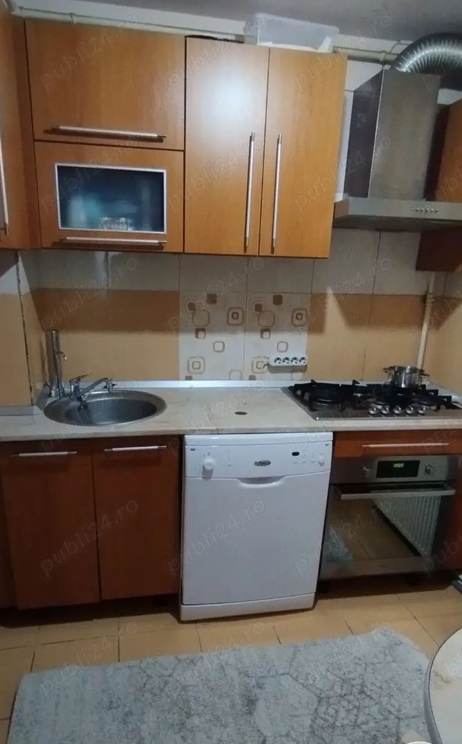 BRASADAS vinde ap 3 cam etaj 1/4 Carpati 1. - Poză 2