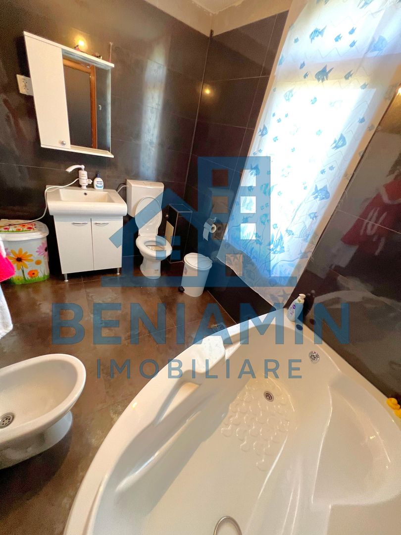 5 Dormitoare-2 bucatari-3 bai-Living-Toate utilitatile-Popoveni - Poză 6