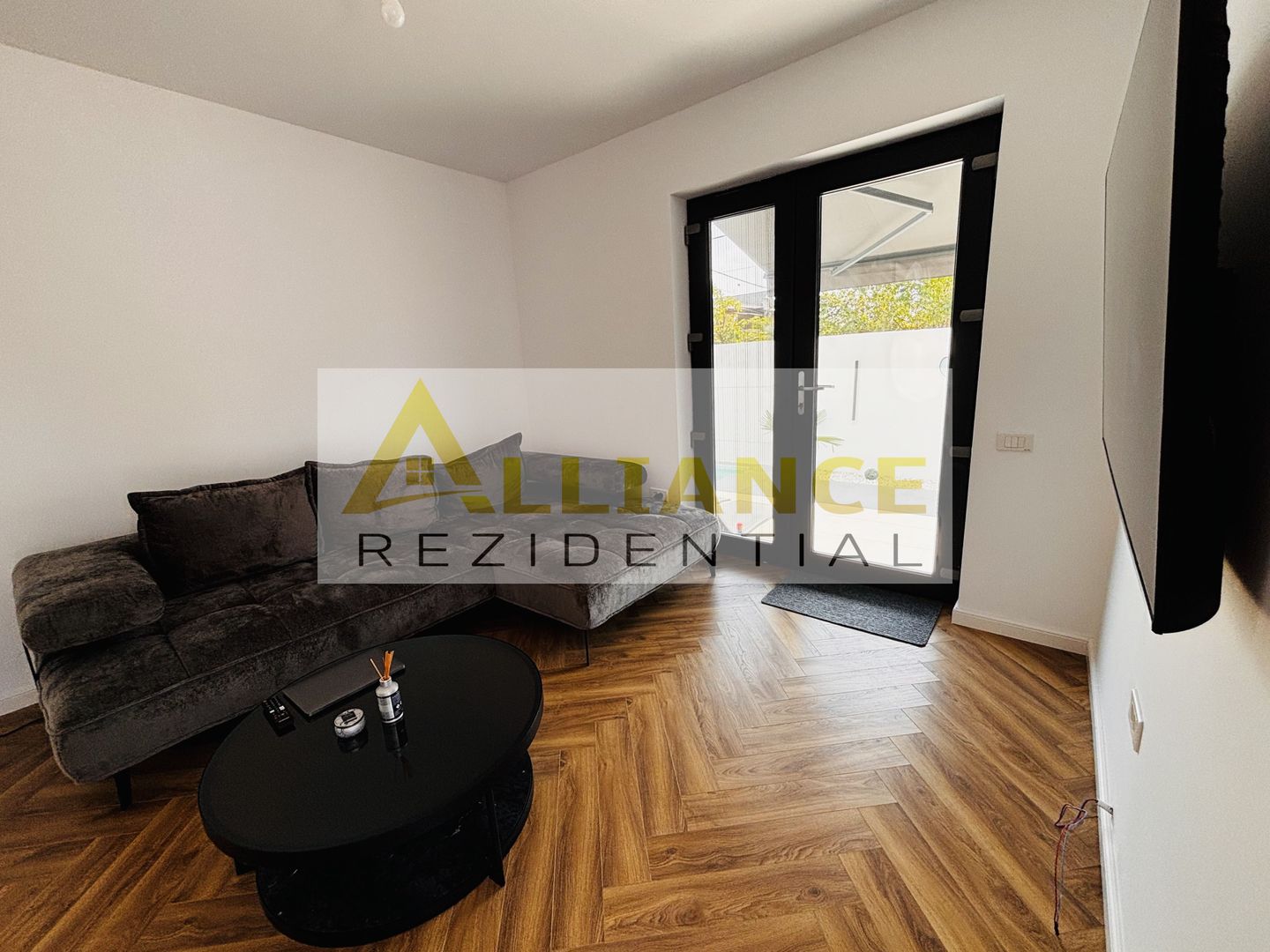 Casa  individuala cu piscina incalzita  5 camere 120 mp utili 280 - Poză 7