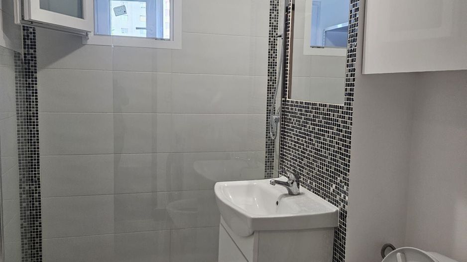Spitalul Judetean apartament doua camere - Poză 13