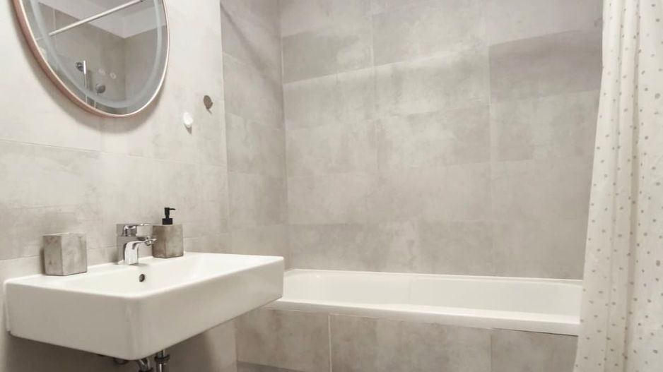 Studio Elegant în Kasper Coresi Balcon  Parcare  Boxă - Poză 16
