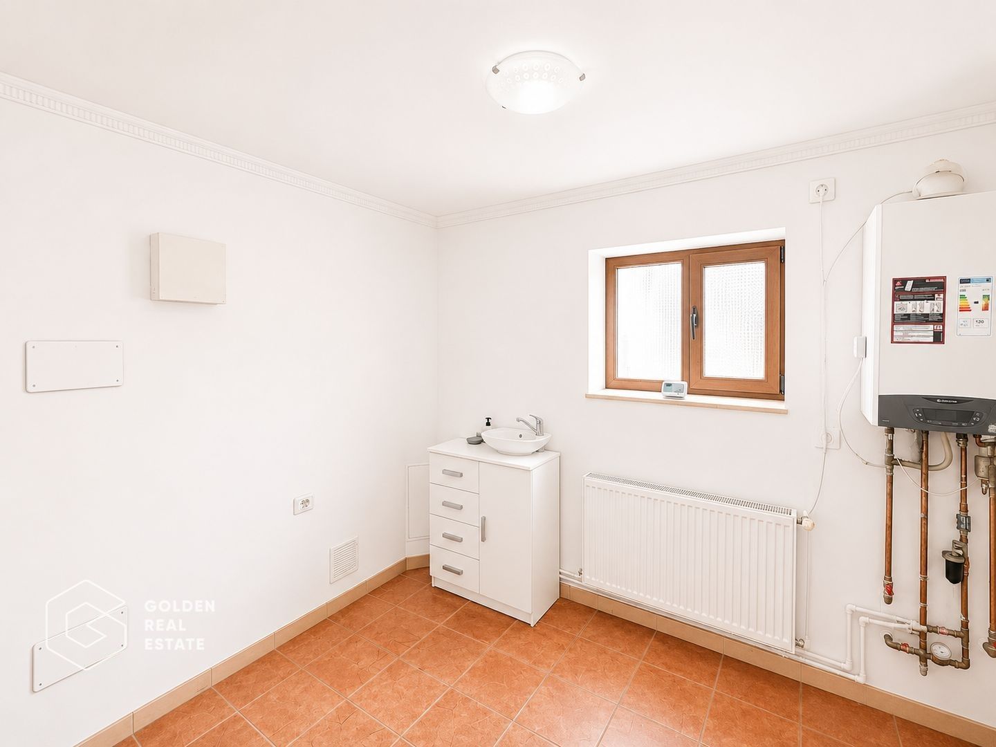 Spatiu pretabil salon infrumusetare, cabinet, 8 camere, Boul Rosu, 200mp - Poză 13