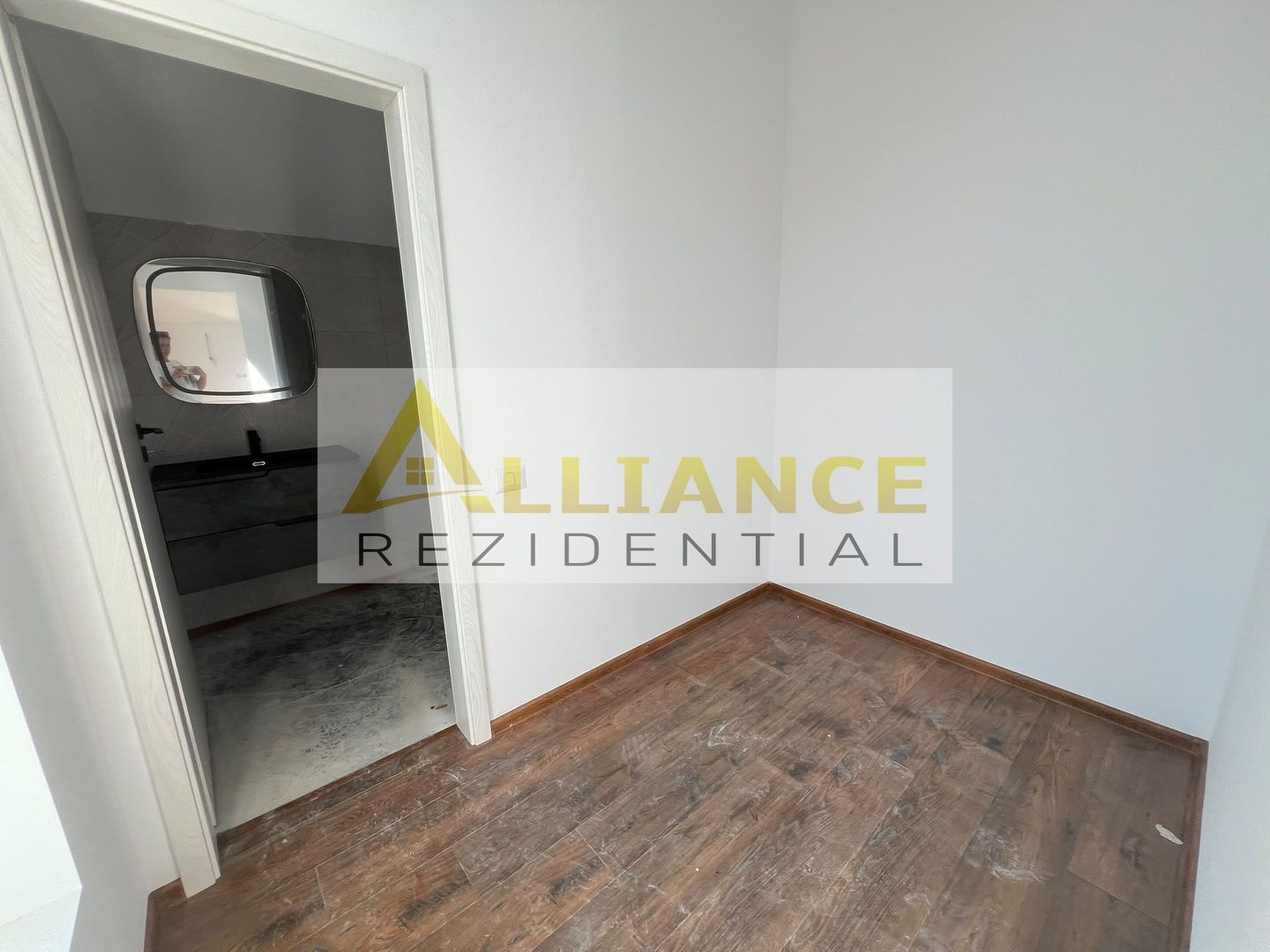 Casa Individuala - 4 camere - 400 M de STV - Poză 20