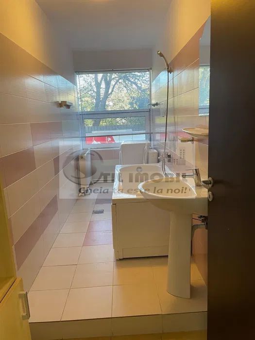 Apartament 2 camere Podul de Fier--580euro - Poză 4