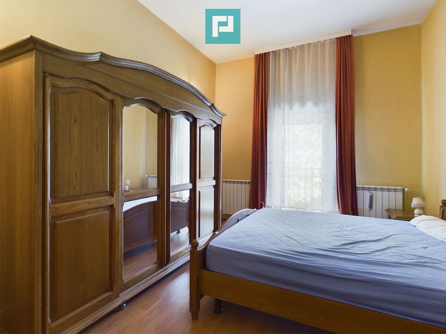 Vilă cu 3 apartamente în zona Parneava - Poză 13