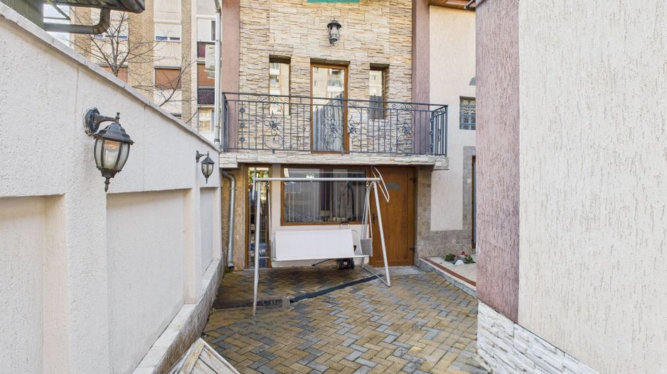 Casă cu spațiu comercial Arad, calea Aurel Vlaicu - Poză 21