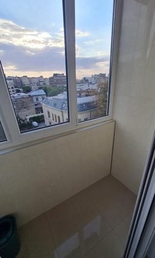 Garsonieră spațioasă de închiriat, Universitate, mobilat lux, centrală proprie - Poză 7
