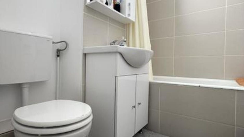 Lipovei | 4 Camere | Etaj Intermediar | Centrala Proprie. - Poză 9