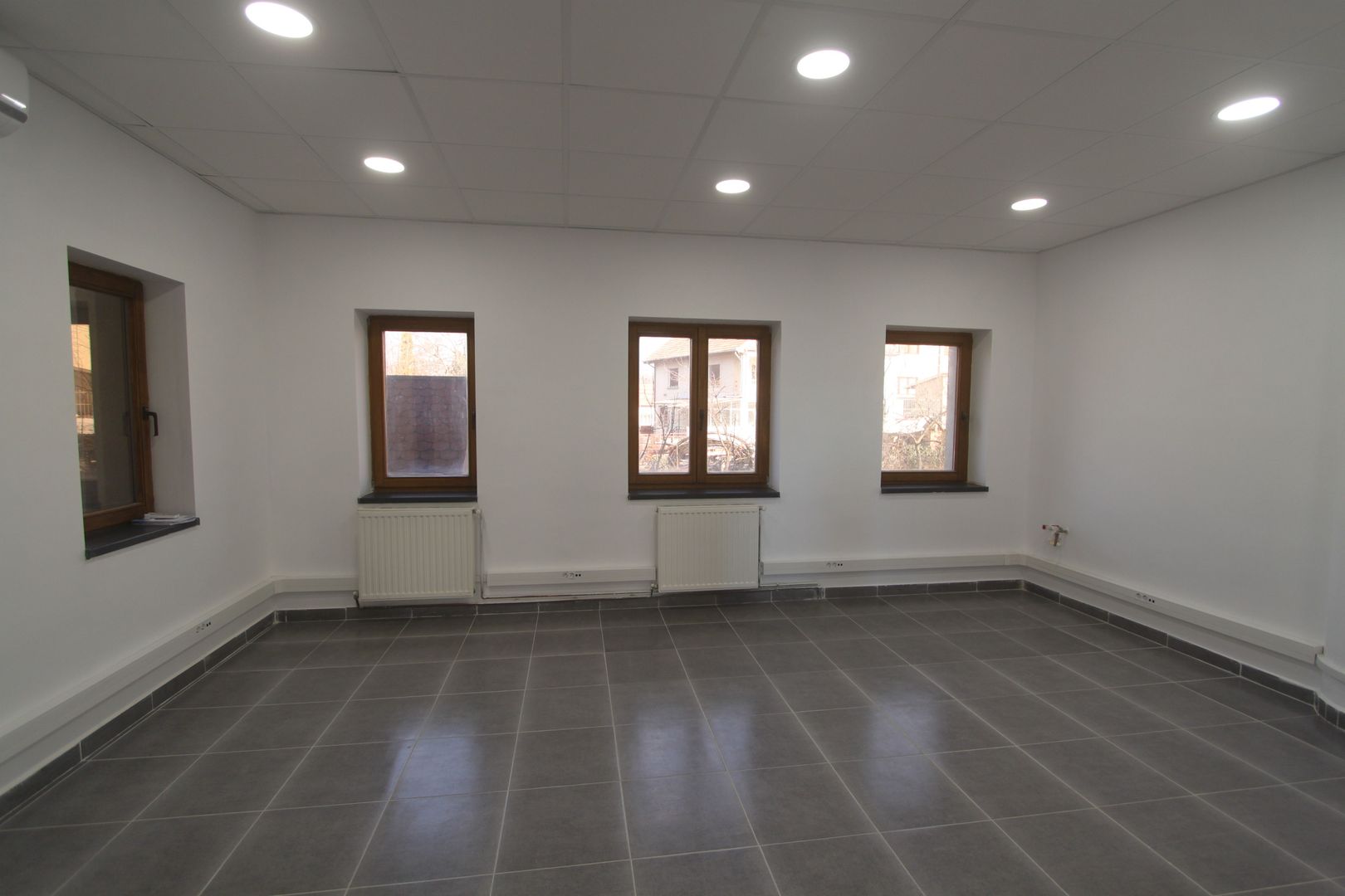 Cladire birouri - 282 mp -  zona Rebreanu - Poză 9