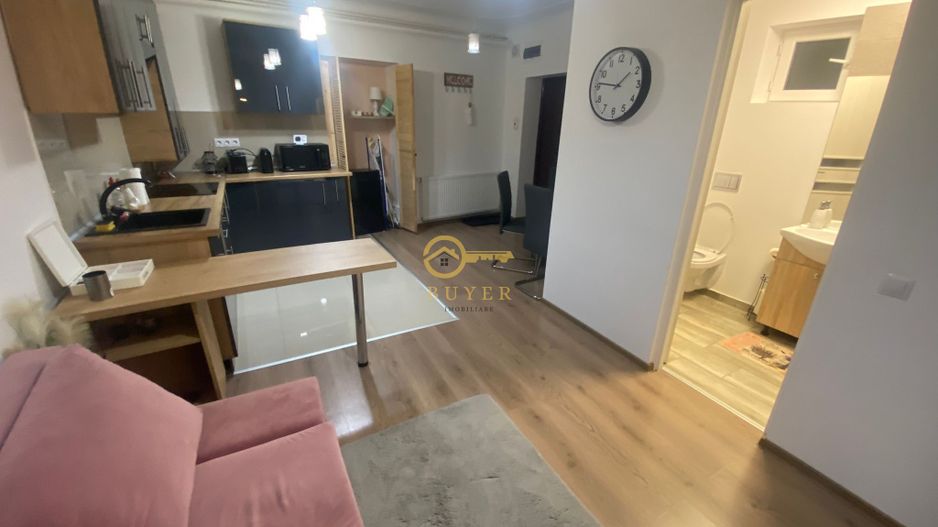 Apartament in centru vechi- Renovat complet- Pretabil investitie - Poză 1