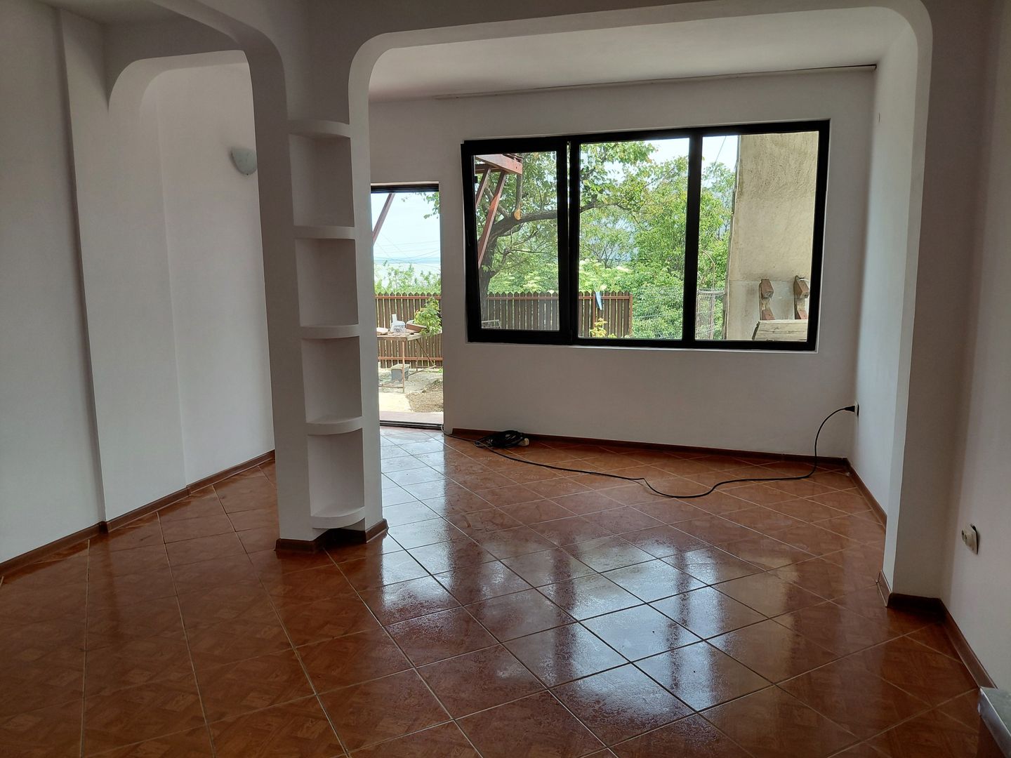 Casa P+1 zona Traian cu vedere la Brates - Poză 10