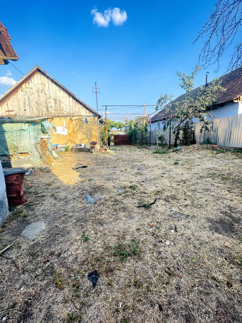 Casă + teren generos 1603 mp, poziție centrală – Ianoșda - Poză 3