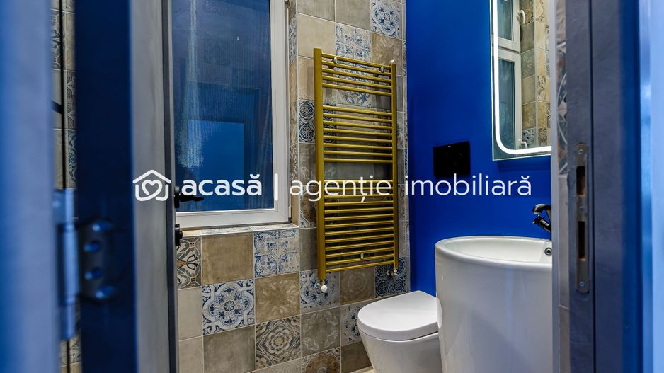 Apartament ULTRACENTRAL cu 3 camere, la cheie, renovat recent - Poză 5