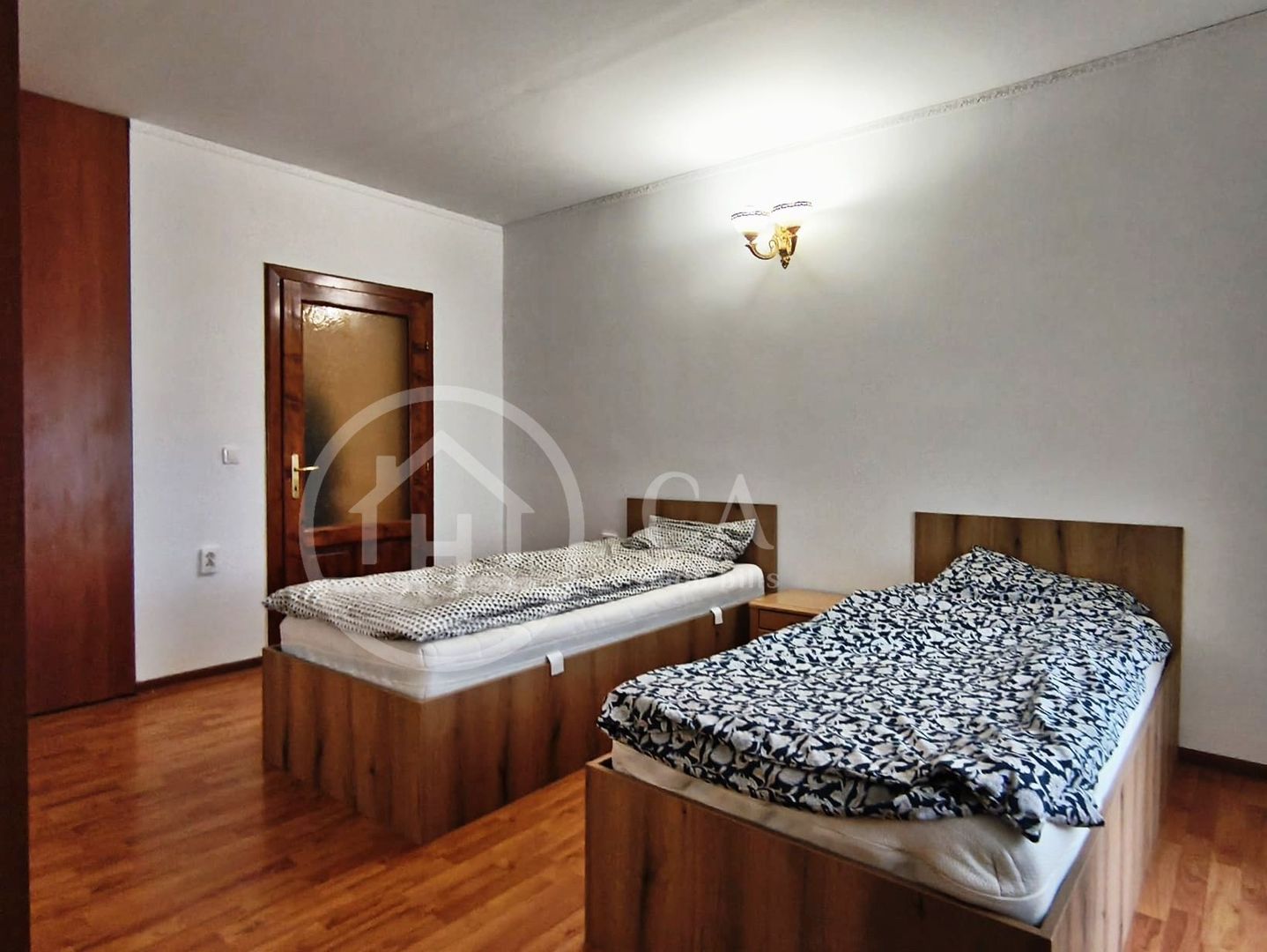 Casa de închiriat cu 6 camere în Cartierul Oncea, Oradea - Poză 8