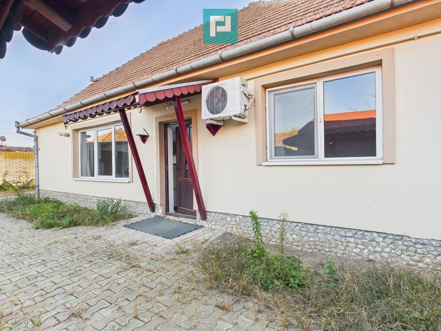 Casă spațioasă cu 4 camere în Vladimirescu - Poză 7