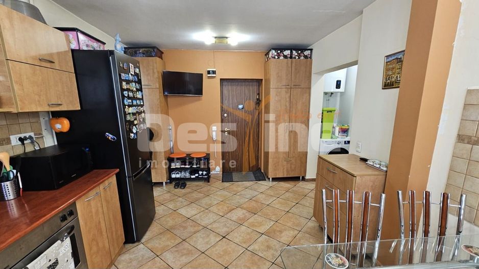 APARTAMENT 2 CAMERE DECOMANDAT RENOVAT - Poză 5