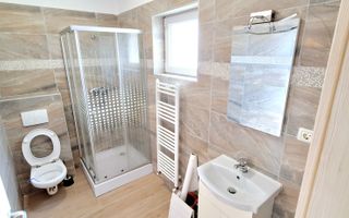 Oferim spre inchiriere casa cu 4 camere,Nemobilata in Dumbravita,aproape de Lidl - Poză 8