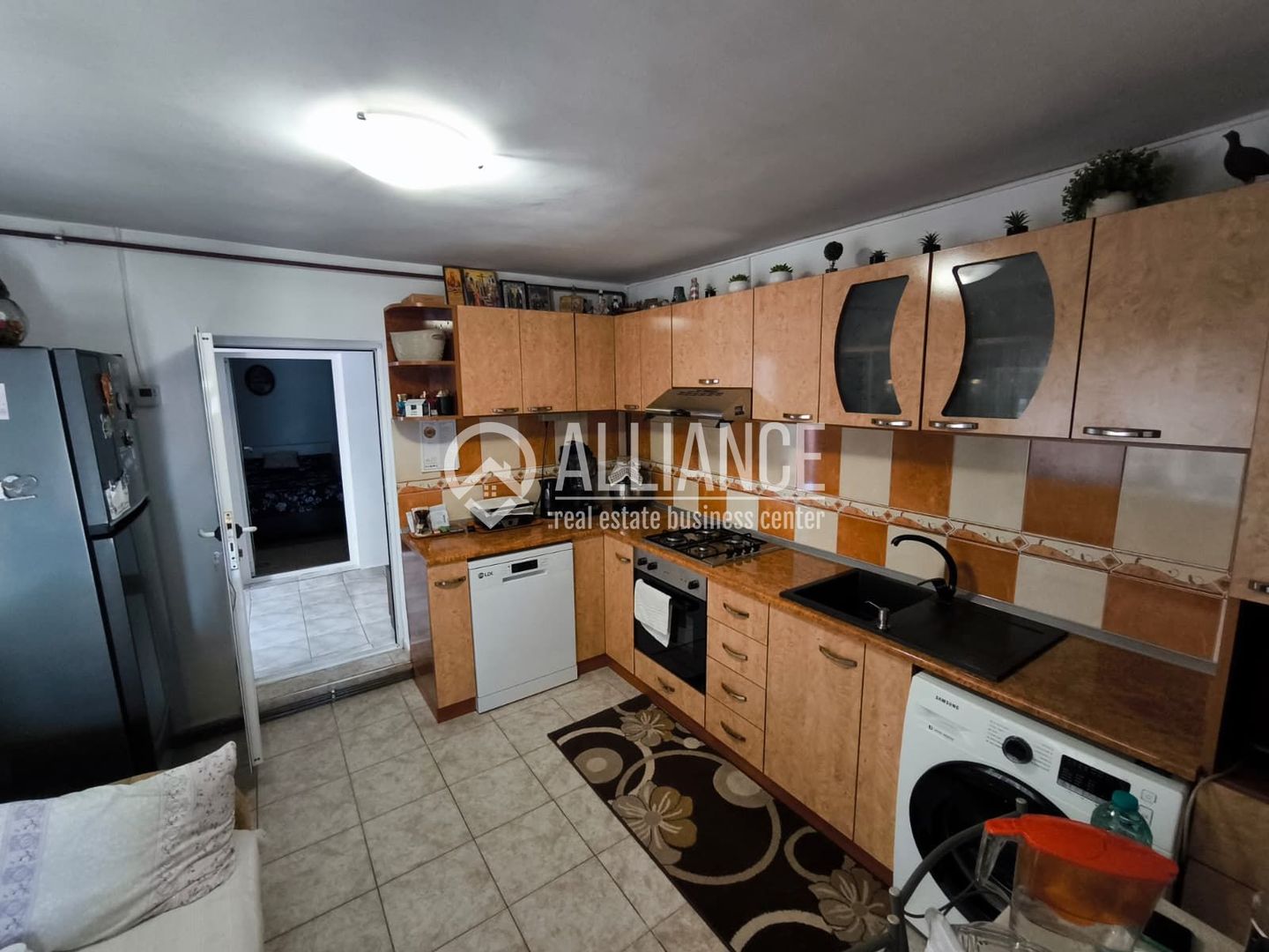 VIILE NOI - casa cu o curte generoasa disponibila imediat - Poză 5