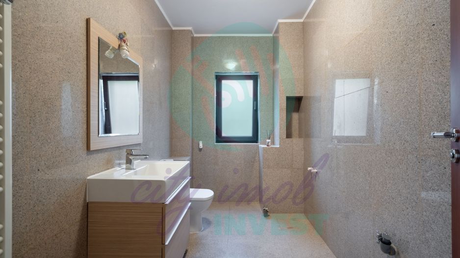 Casa in zona Vitan - Splai, ideala pentru orice tip de activitate sau locuinta - Poză 17