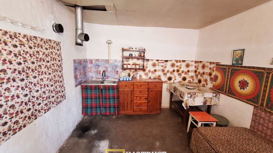 VÂND CASĂ CU CURTE ȘI GRĂDINĂ – COVĂSINȚ, ARAD | UTILITĂȚI RACORDAT - Poză 2