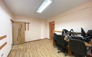 Apartament cu 2 camere, la etaj intermediar, situat Ultracentral - Poză 4