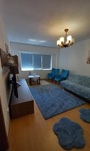 Apartament 3 camere, confort 0, etaj intermediar, Casa de Cultură - Poză 2